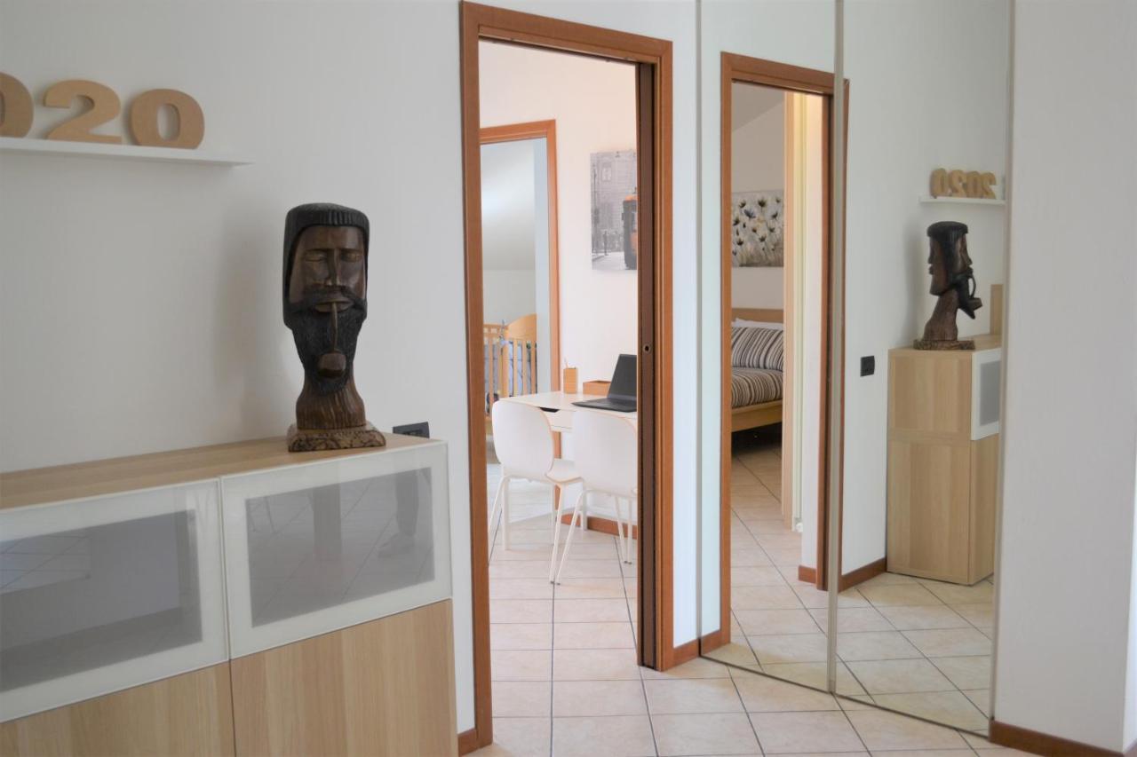Home 2020: Come A Casa! Feel At Home! Wie Zuhause! Giussano Luaran gambar