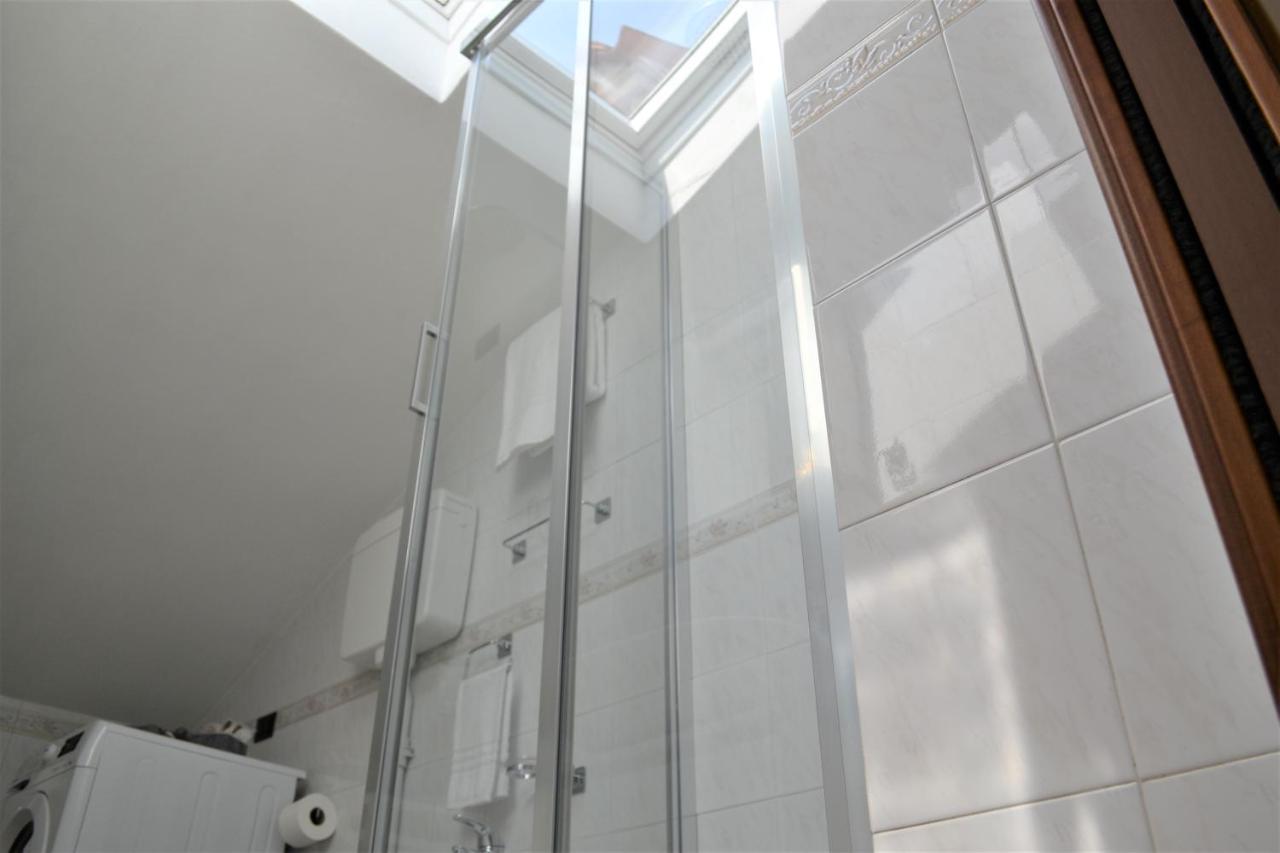Home 2020: Come A Casa! Feel At Home! Wie Zuhause! Giussano Luaran gambar